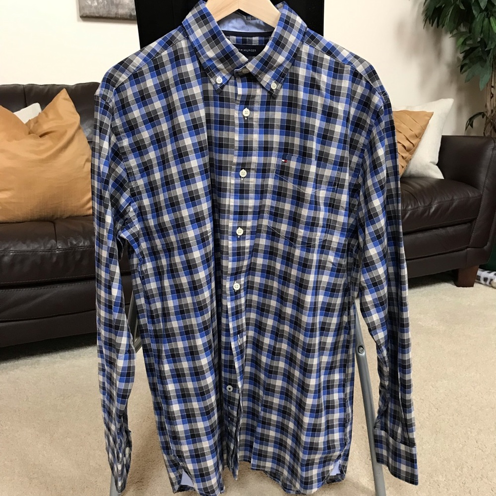 Men’s Tommy Button down